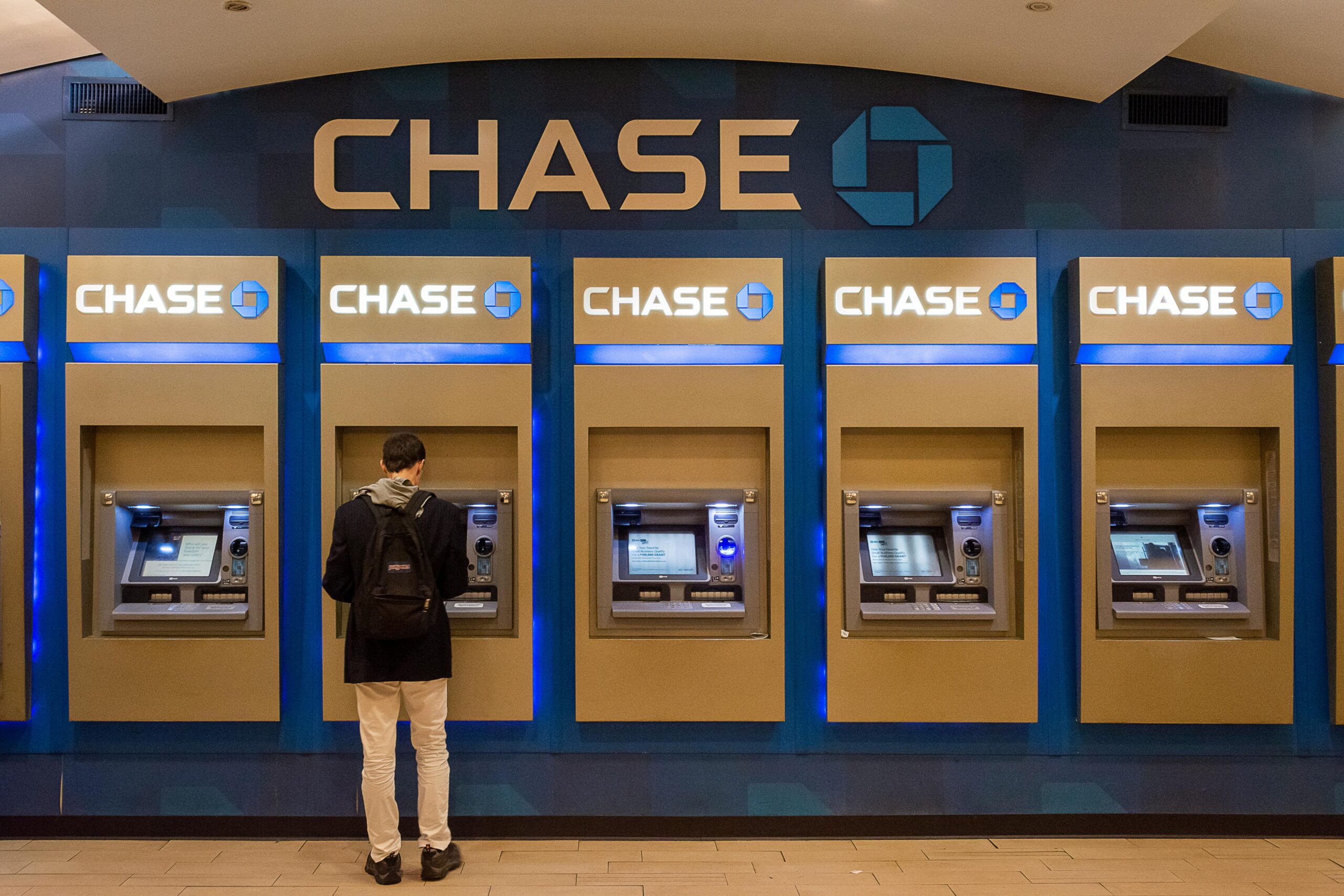 Open a new Chase checking account and receive $200